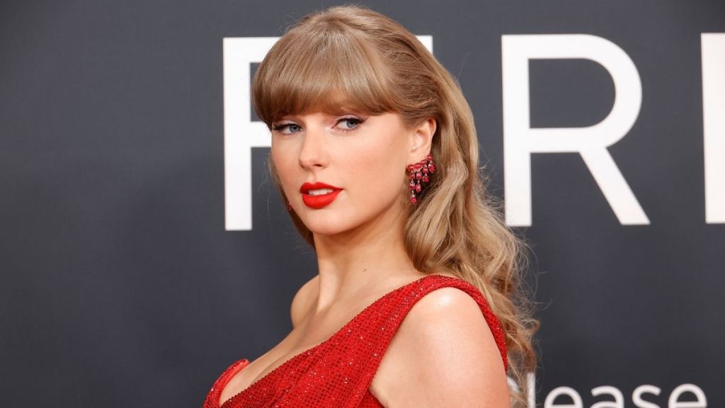 How Taylor Swift Made Low-Key Appearance at Grammys 2026