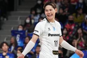 Japanese Volleyball Player Goes Viral for ‘Sliding’ Apology