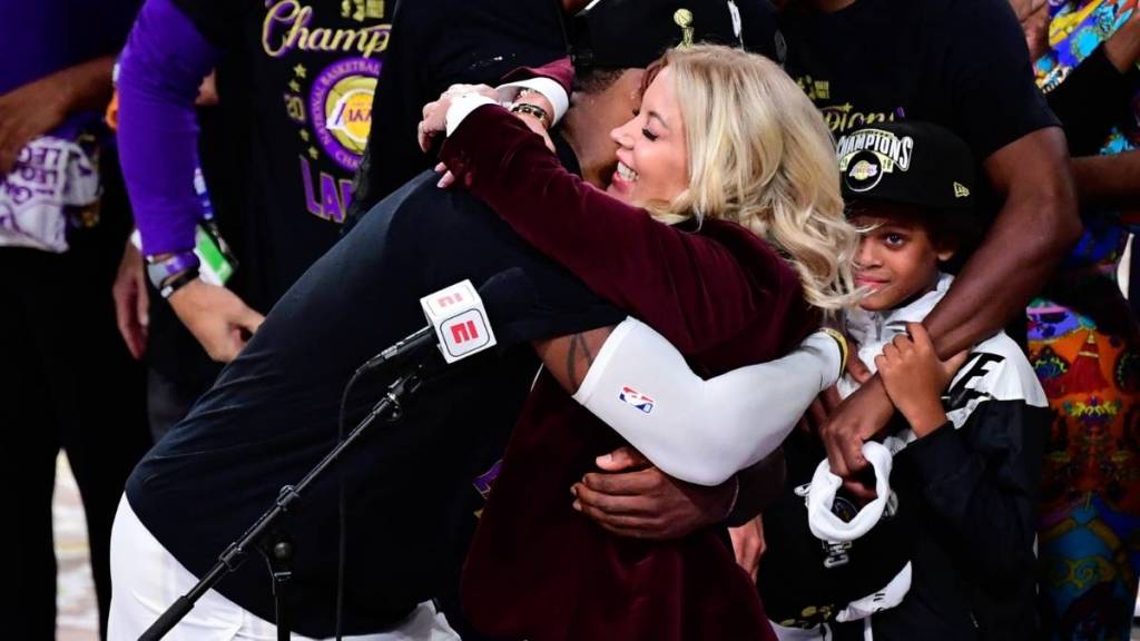 Lakers’ Jeanie Buss’ Statement on LeBron James Fuels Retirement Buzz