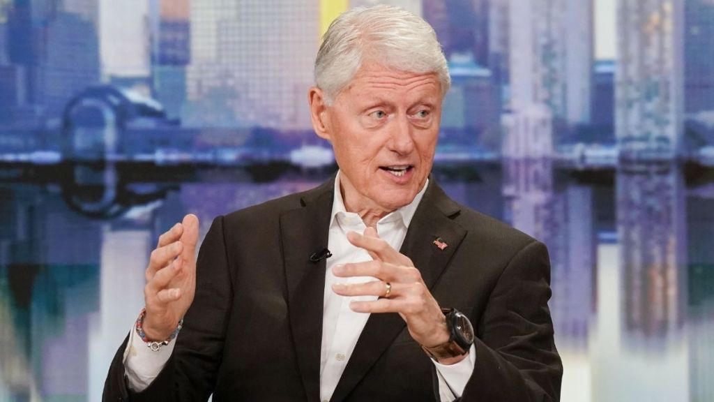 Bill Clinton Was Unaware of Woman in ‘Back Rub’ Epstein Files Photo