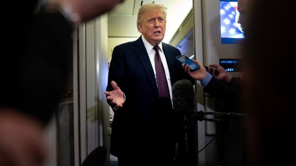 Donald Trump Won't Be Able to 'Recover' Amid Low Approval Rating, Journalist Predicts