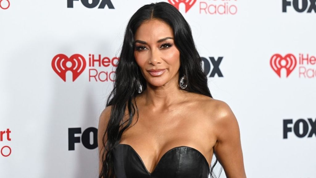 Nicole Scherzinger's Strapless Leather Dress Turns the Heat All the Way Up at the Awards