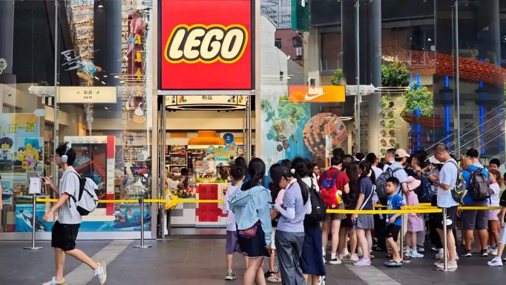 Leaked $600 LEGO Set Features Over 12,000 Pieces
