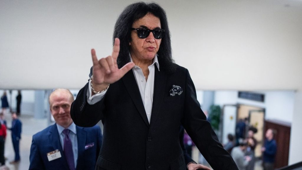 Adam Sandler Got NSFW ‘Tongue’ Treatment From This Kiss Star