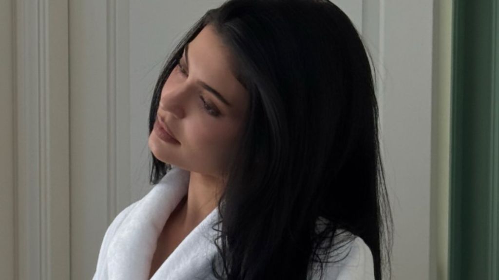 Kylie Jenner Shares Daring Bathrobe Snap in Monthly New Recap