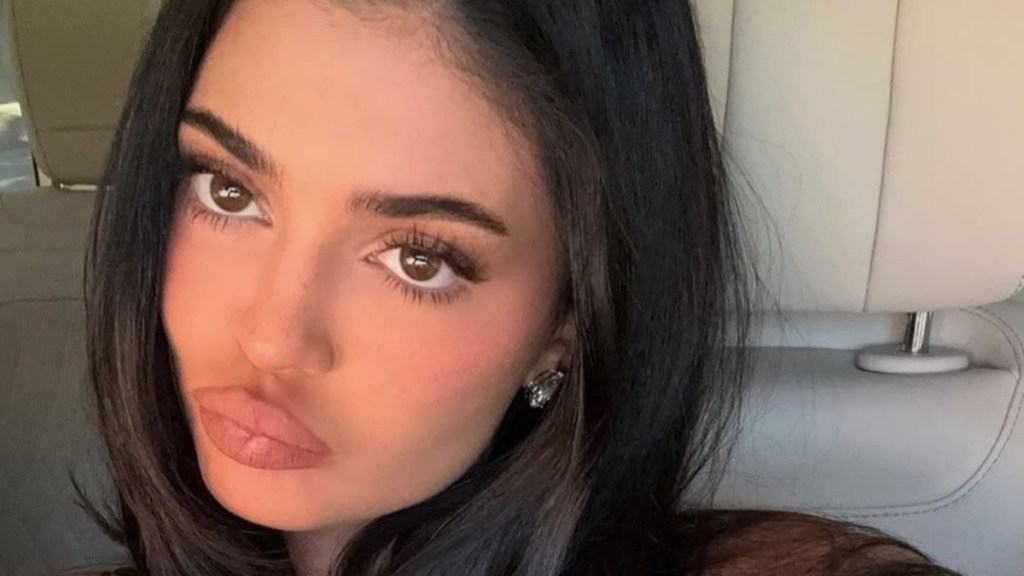 Kylie Jenner Flaunts Bikini Look Amid New Cosmetics Drop