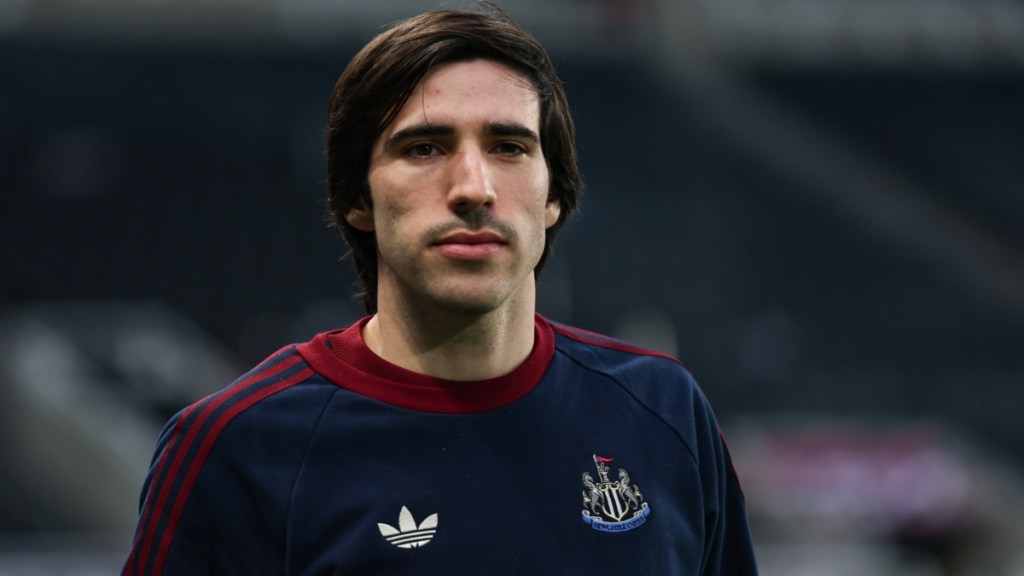 Arsenal & Man United Eye Newcastle Ace Sandro Tonali Amid Transfer Buzz