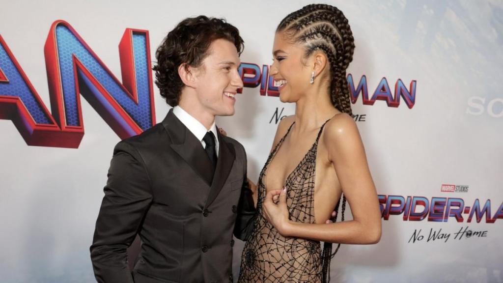 Tom Holland Spotted Without Ring Amid Zendaya Marriage News
