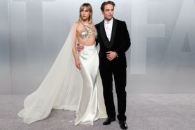 Suki Waterhouse’s Dramatic Neckline Dress Is a Bold Moment at Vanity Fair Party
