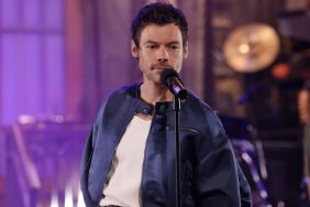 Harry Styles Responds To ‘Queerbaiting’ Claims With an On-Air SNL Kiss