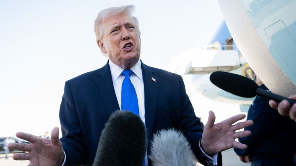 Donald Trump Uses Bizarre 'Paperclip' Analogy to Justify ICE at Airports