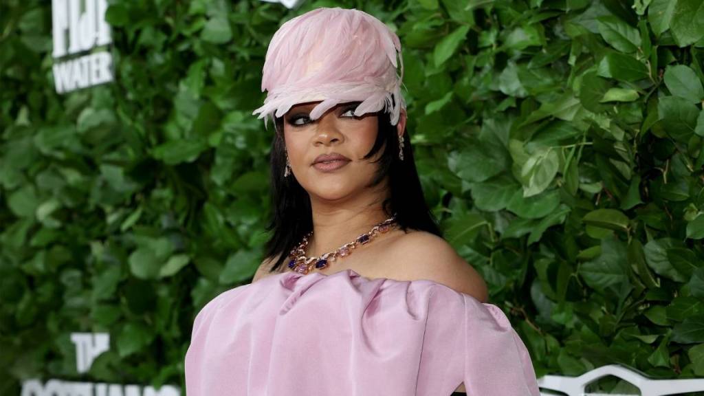 Gunfire Strikes Rihanna's Beverly Hills Mansion, Woman Arrested — Report