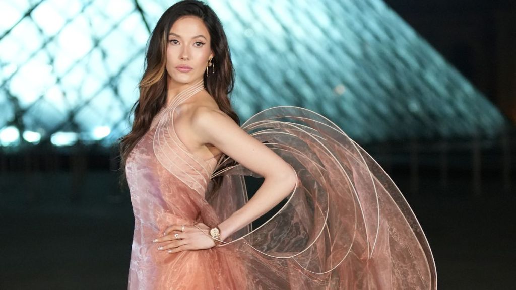 Eileen Gu Wears Micro Shorts & Crop Top Returning To Slopes After Olympics