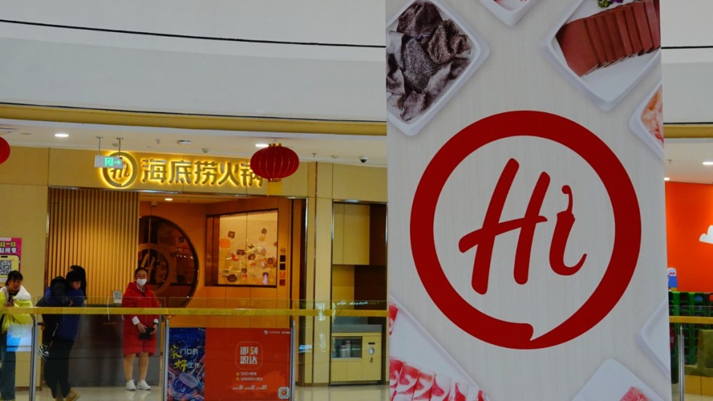 dancing robot goes wild california restaurant