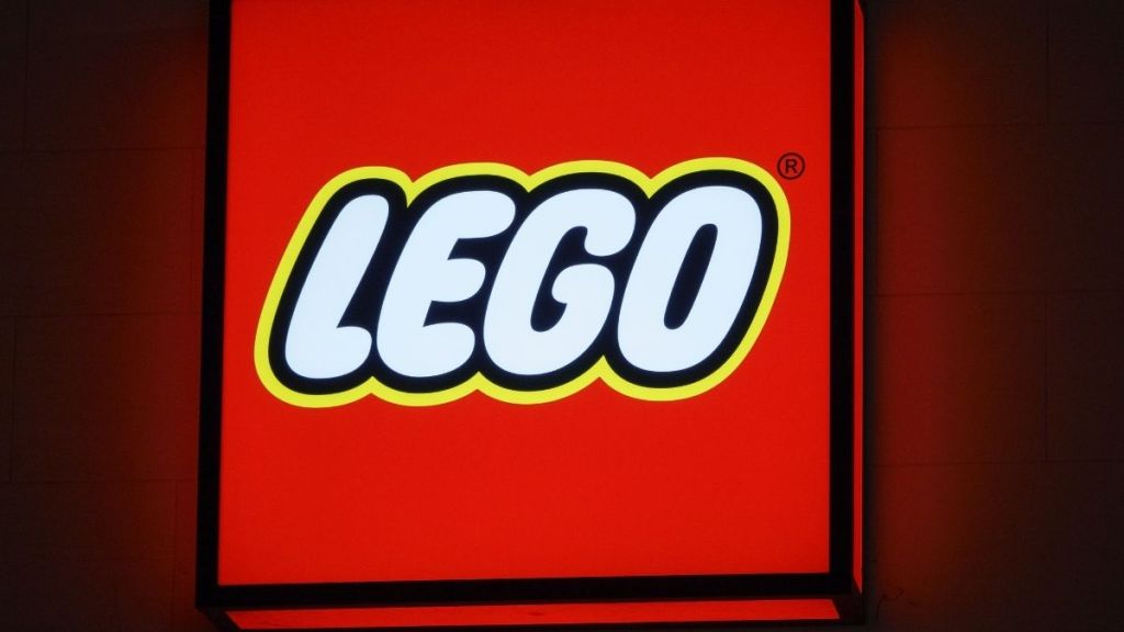 1,900-Piece LEGO PlayStation Set Rumored for 2026