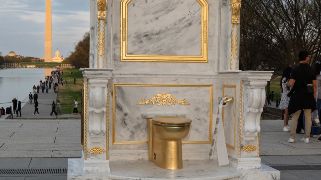 Donald Trump giant golden toilet Lincoln Memorial