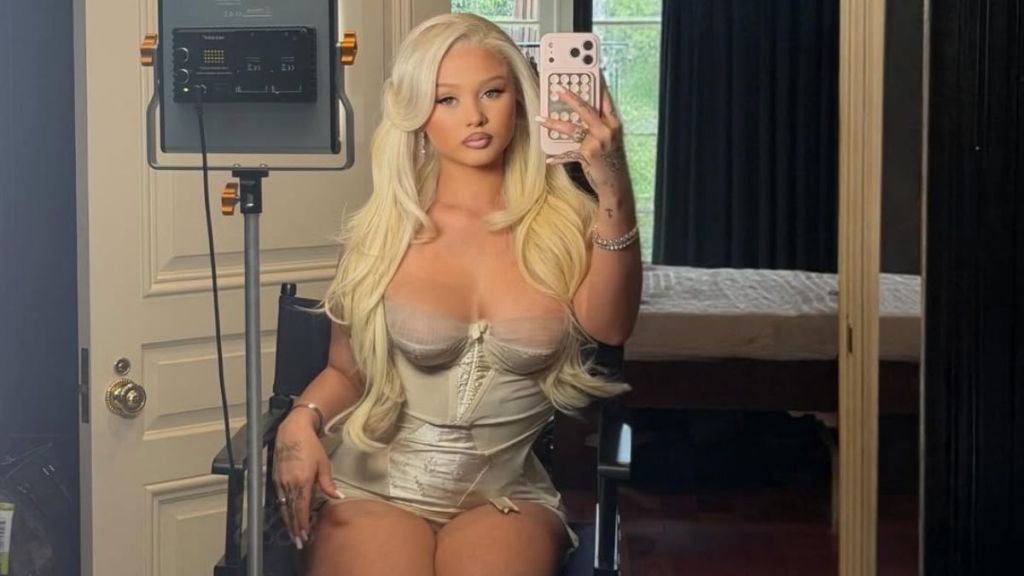 Alabama Barker Daring Corset Look Is Almost Too Bold in New Photo Dump