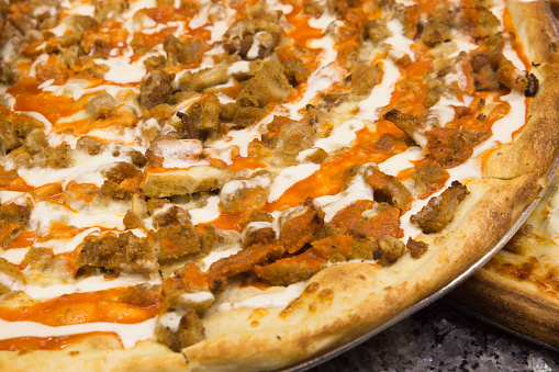 Buffalo Chicken Pizza / Sauvignon Blanc